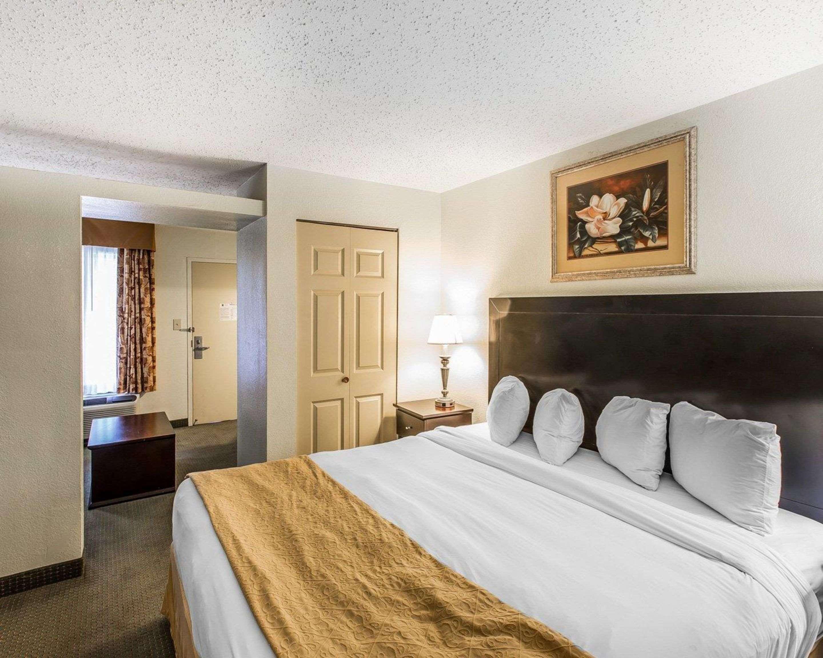Quality Inn & Suites Conference Center Statesboro Historic District Экстерьер фото