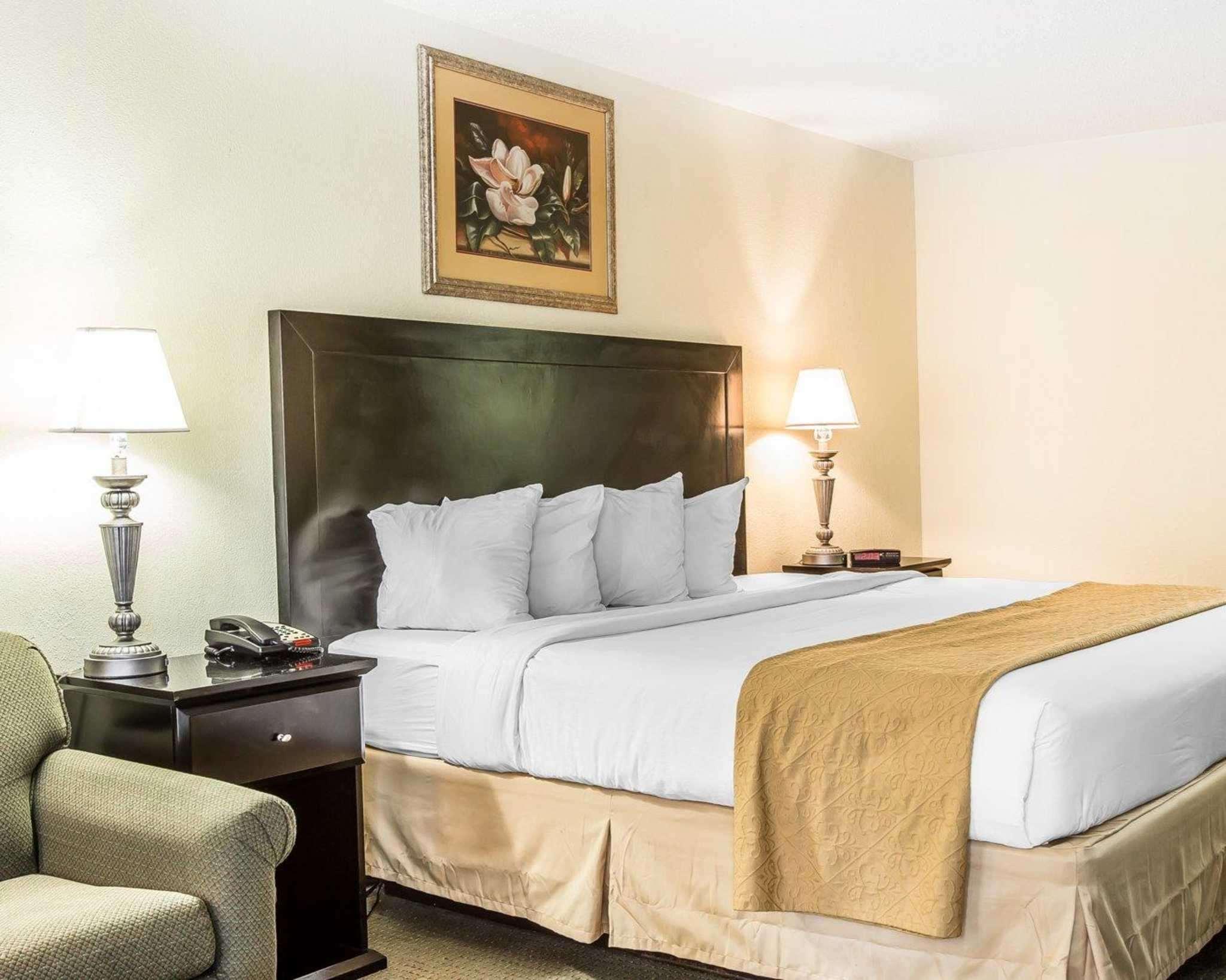 Quality Inn & Suites Conference Center Statesboro Historic District Экстерьер фото
