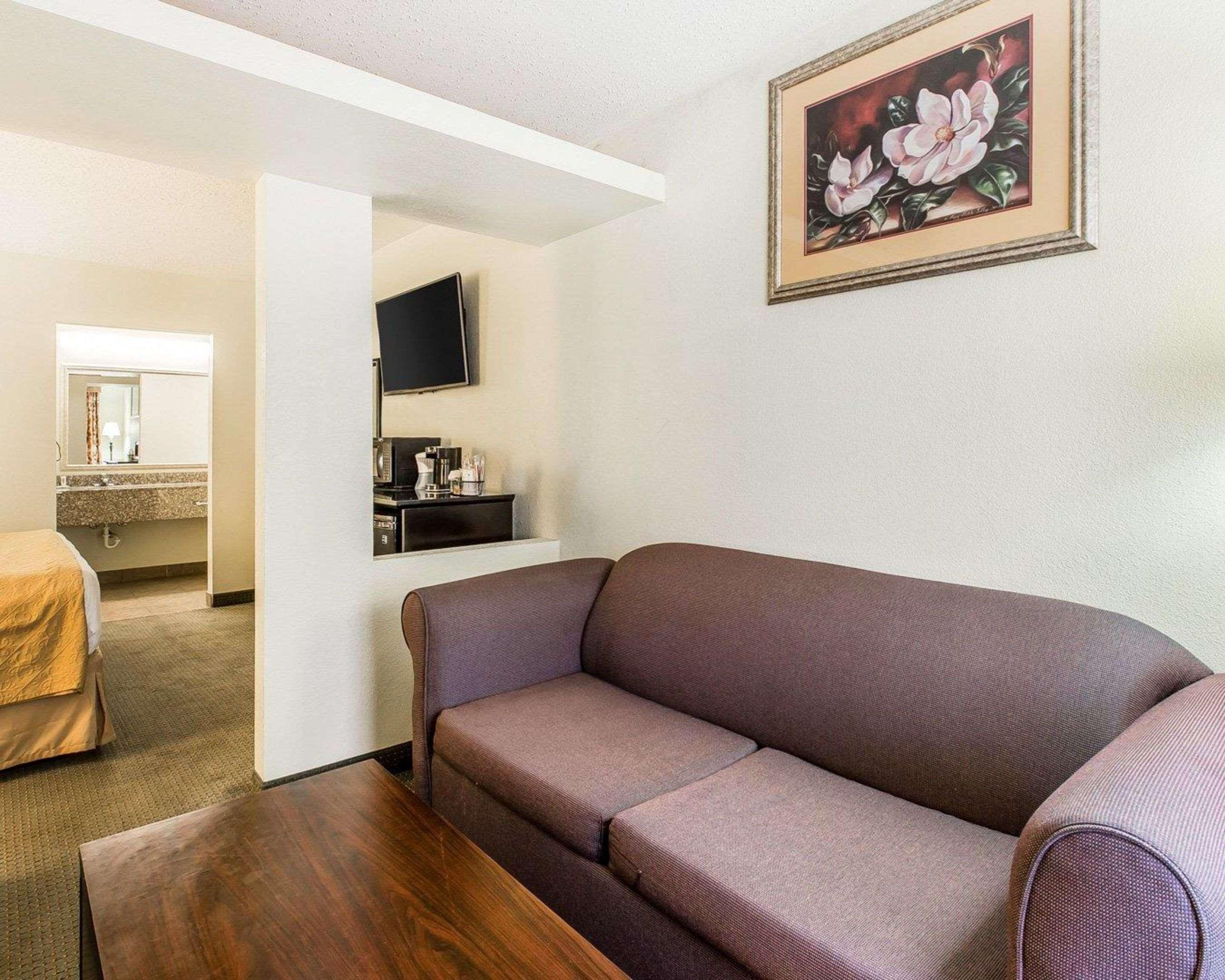 Quality Inn & Suites Conference Center Statesboro Historic District Экстерьер фото