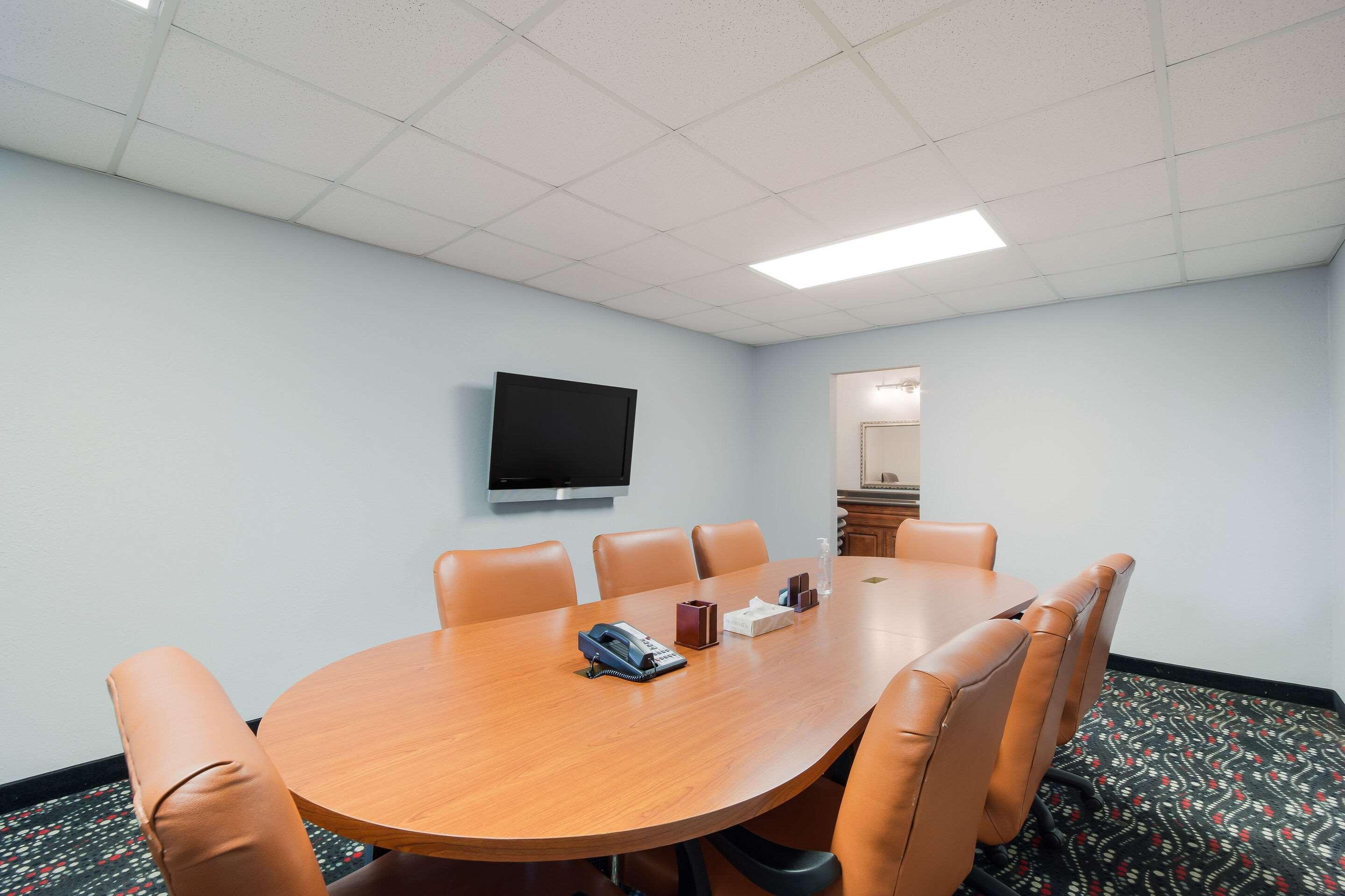 Quality Inn & Suites Conference Center Statesboro Historic District Экстерьер фото