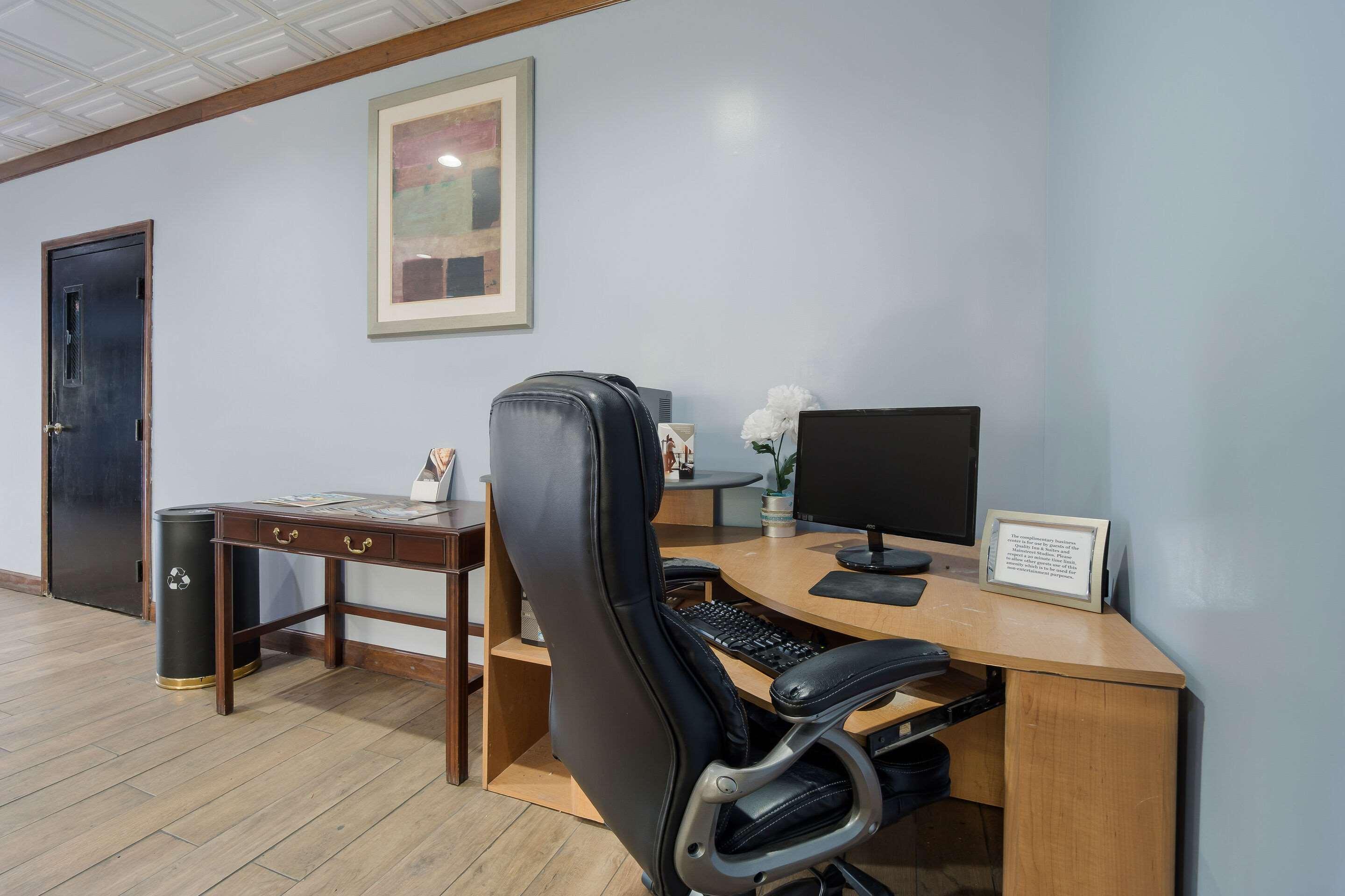 Quality Inn & Suites Conference Center Statesboro Historic District Экстерьер фото