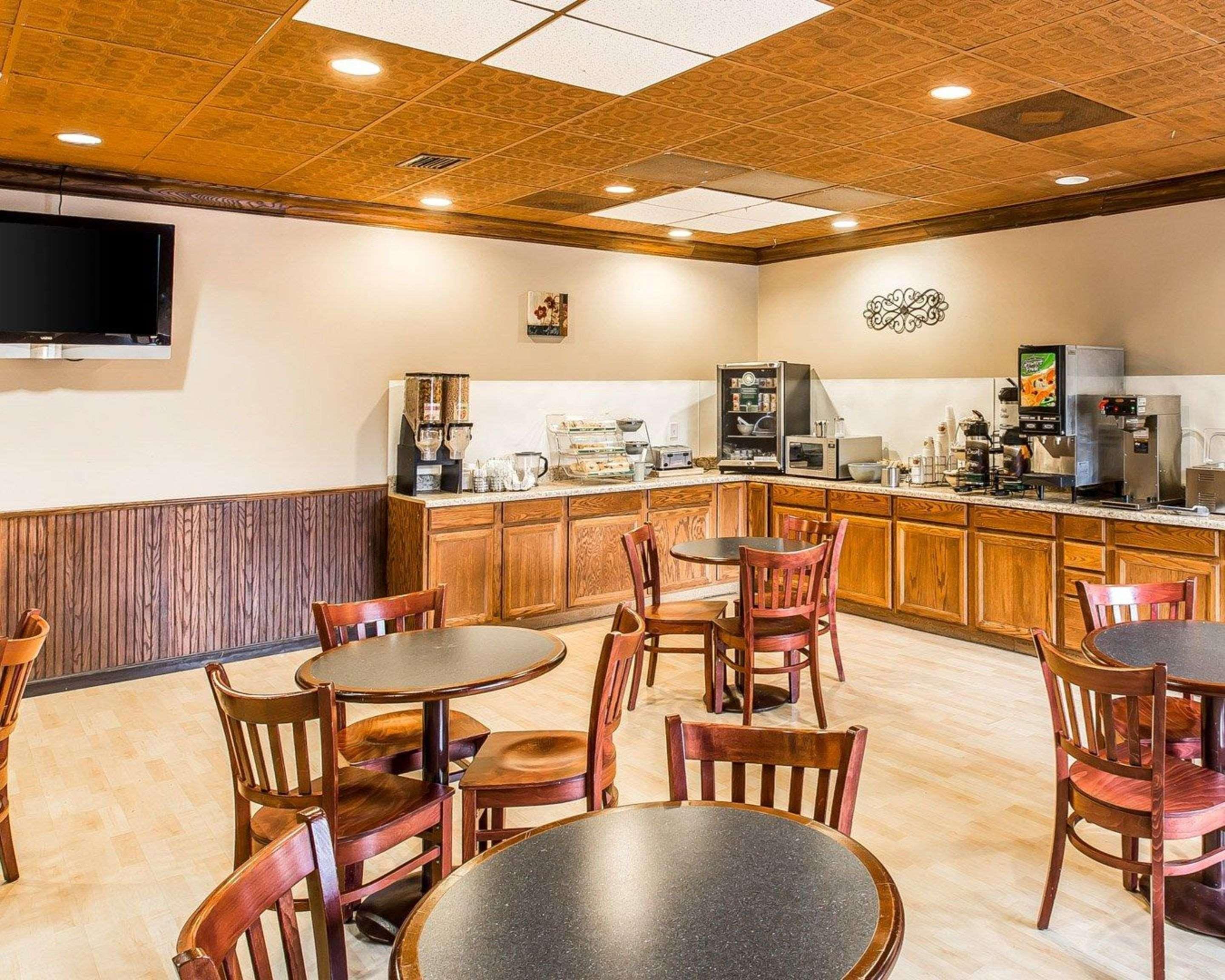 Quality Inn & Suites Conference Center Statesboro Historic District Экстерьер фото