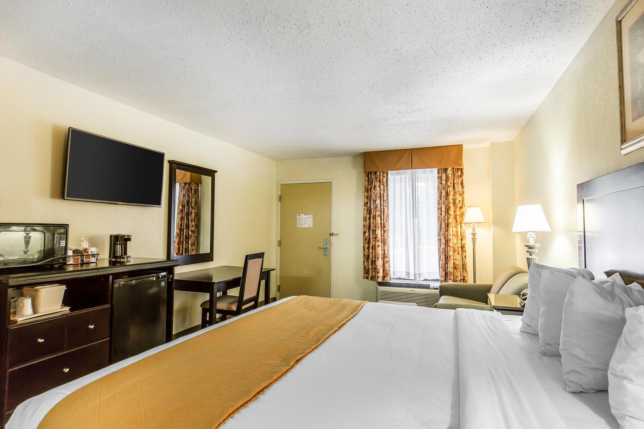 Quality Inn & Suites Conference Center Statesboro Historic District Экстерьер фото