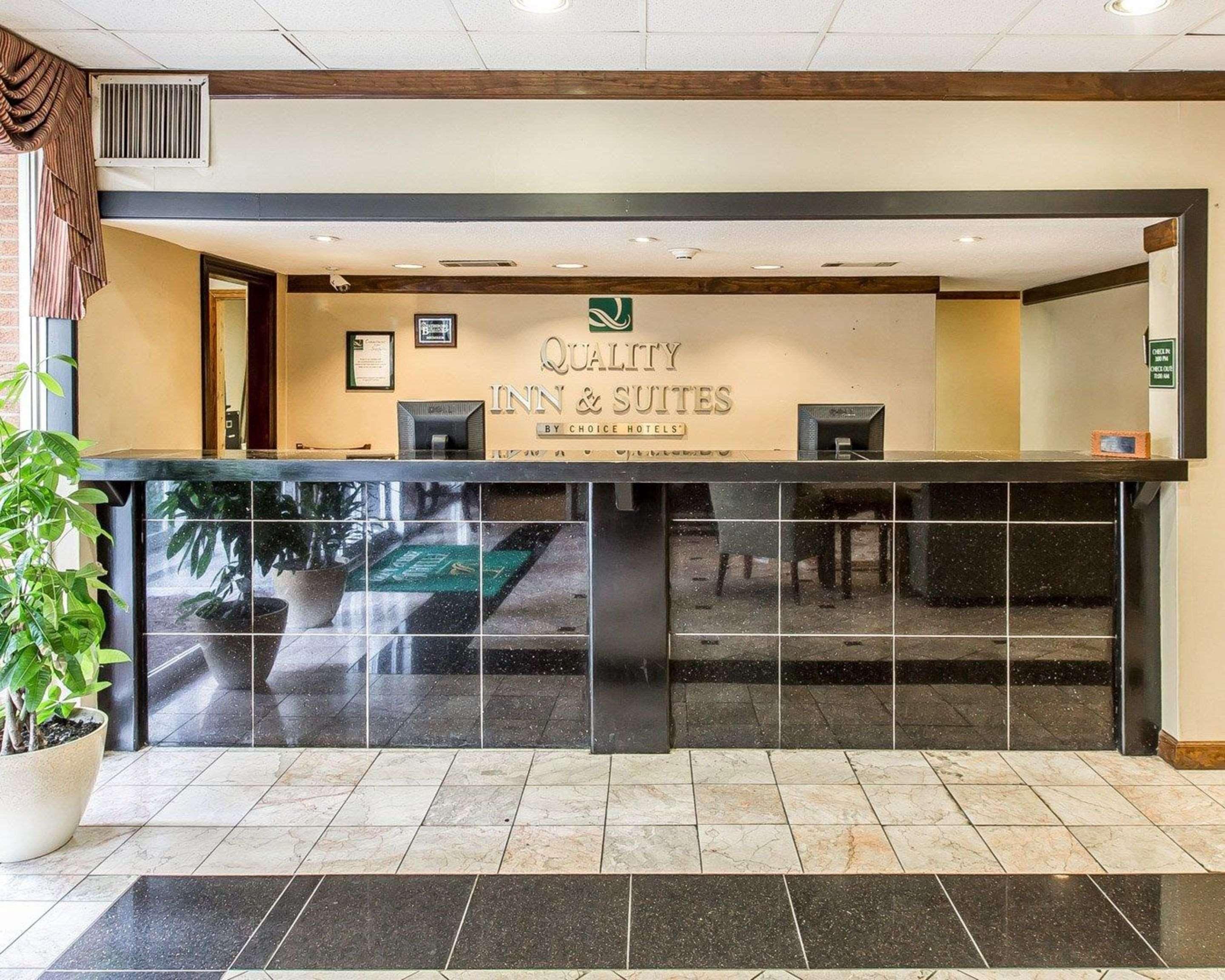 Quality Inn & Suites Conference Center Statesboro Historic District Экстерьер фото