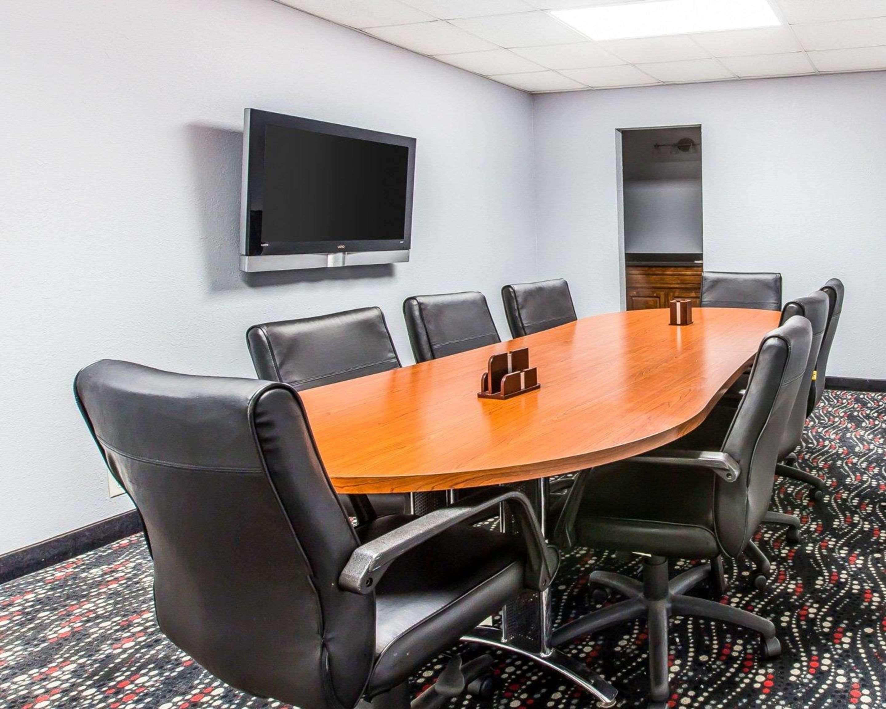 Quality Inn & Suites Conference Center Statesboro Historic District Экстерьер фото