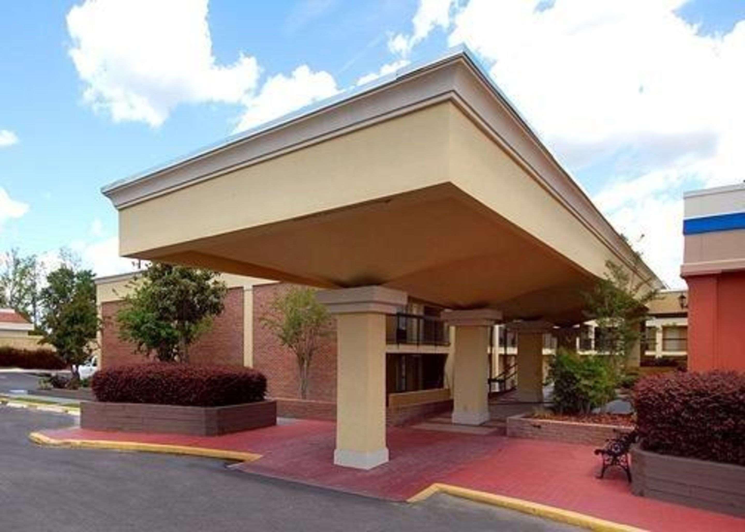 Quality Inn & Suites Conference Center Statesboro Historic District Экстерьер фото