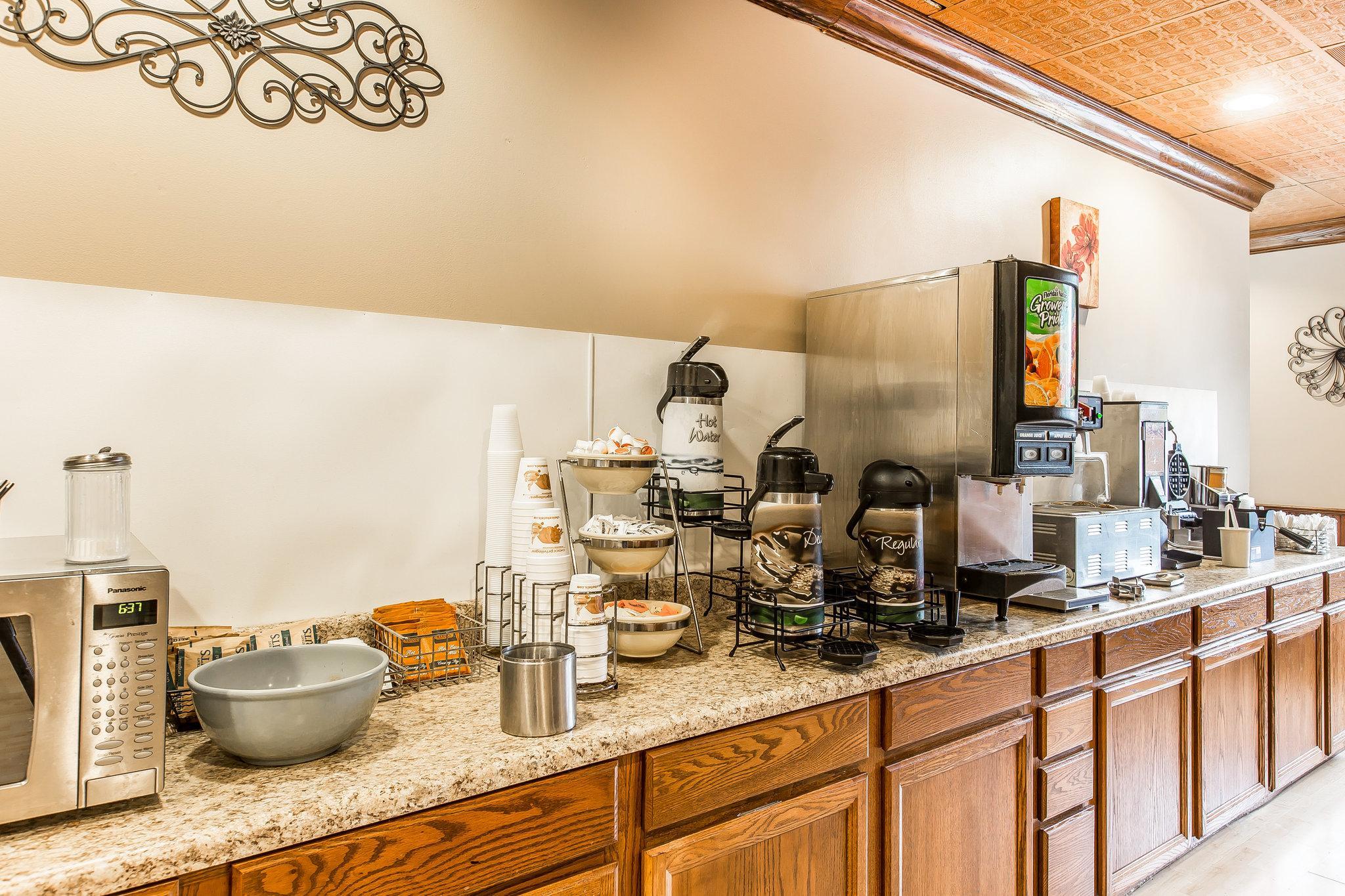 Quality Inn & Suites Conference Center Statesboro Historic District Экстерьер фото