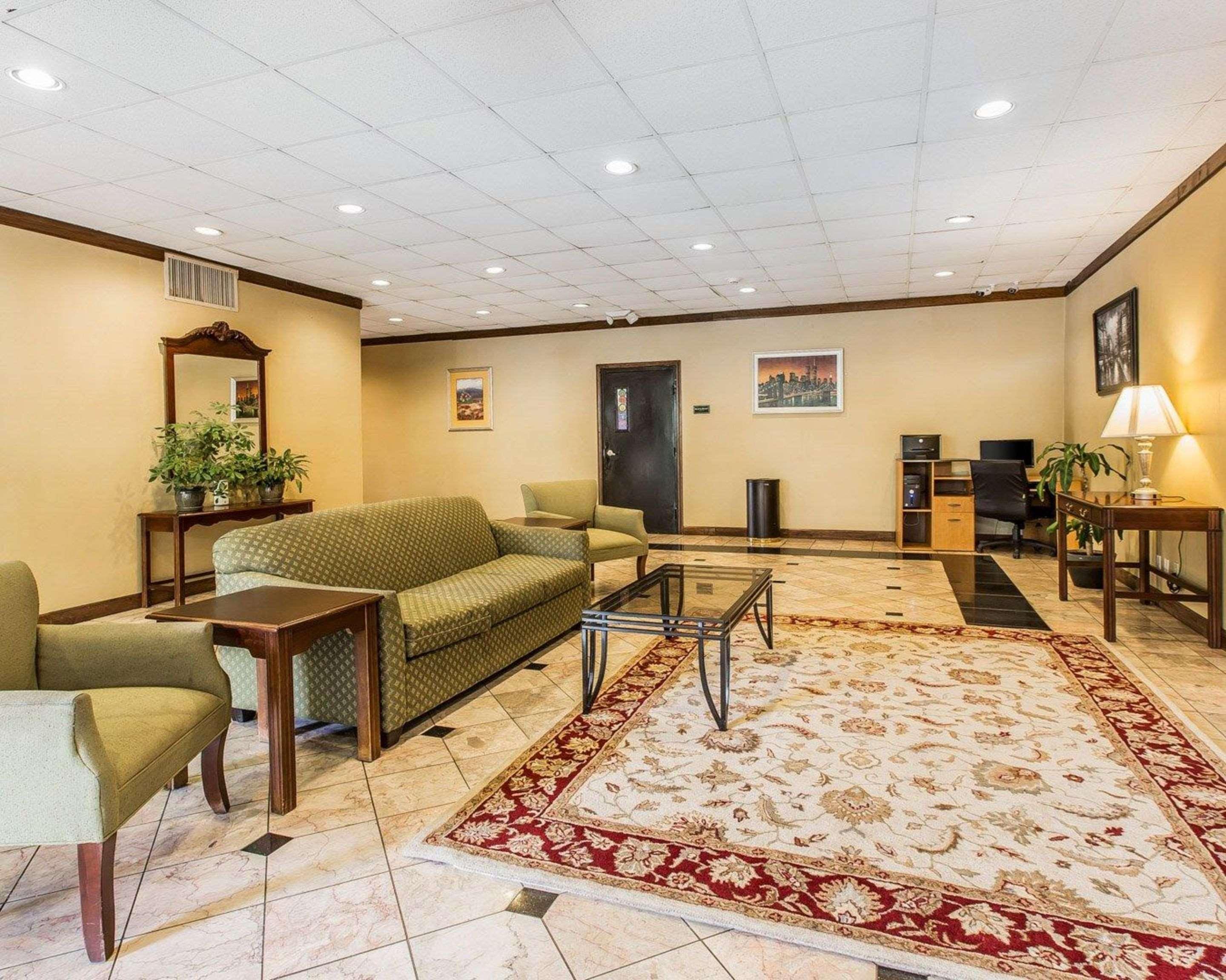 Quality Inn & Suites Conference Center Statesboro Historic District Экстерьер фото