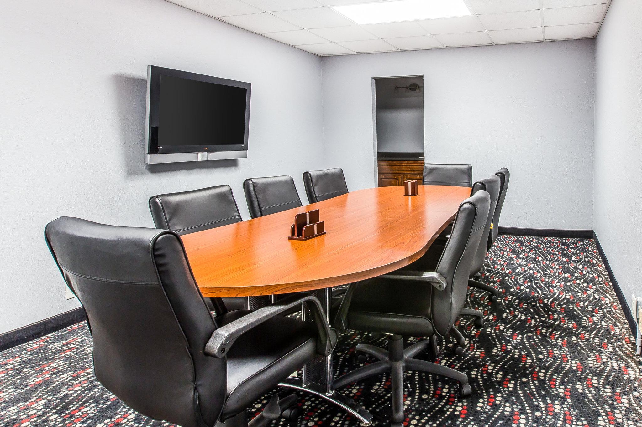 Quality Inn & Suites Conference Center Statesboro Historic District Экстерьер фото